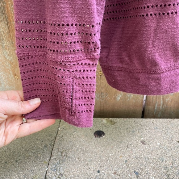 ENERGY ZONE Women's Plum Perforated Stripe Long Sleeve Top Size 3X - Picture 4 of 9